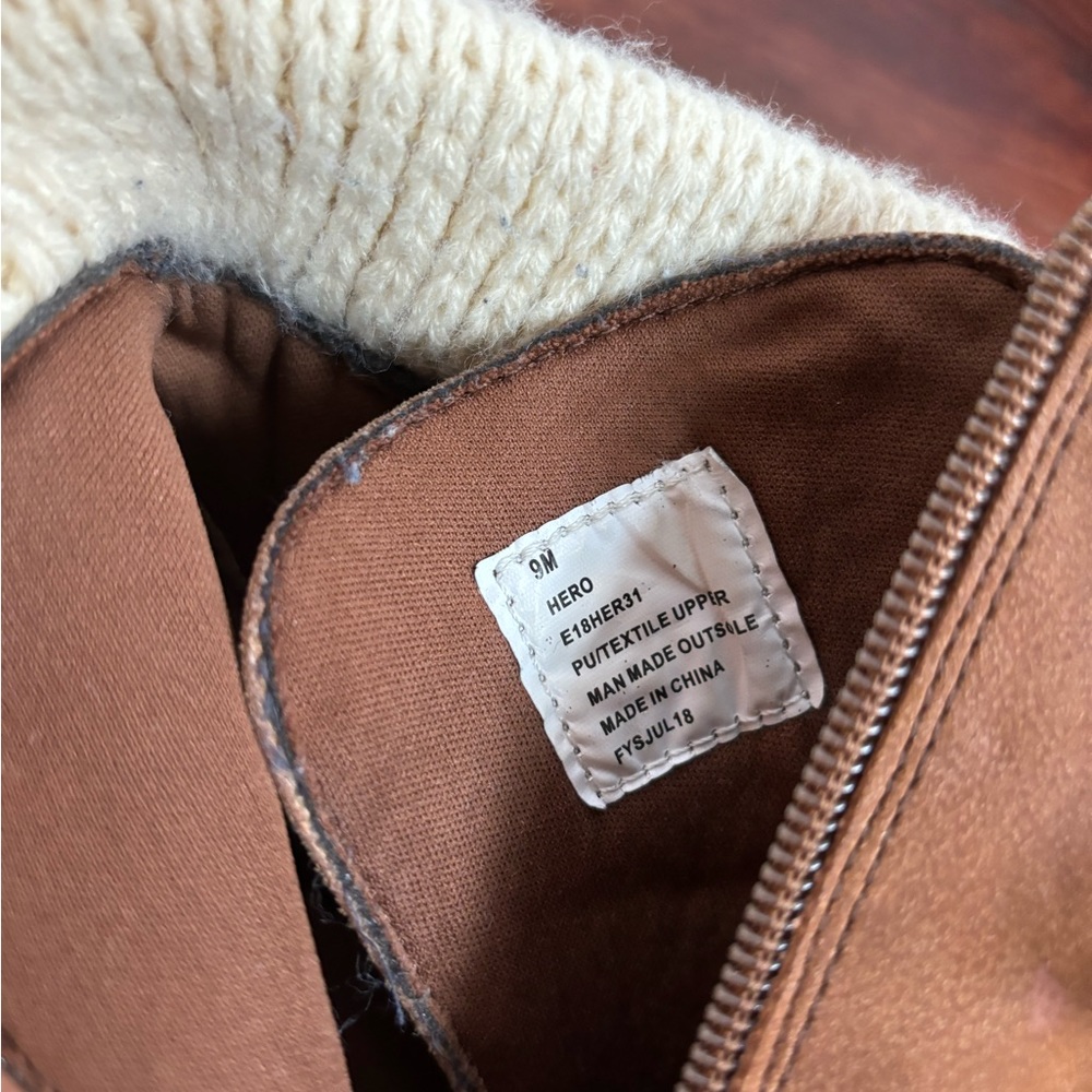 Heeled winter boots - Picture 7 of 9